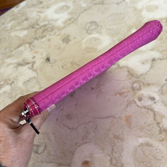 Coach Mini Signature Ipad Tablet Padded Zippered Sleeve Authentic Fuchsia - Picture 8 of 10